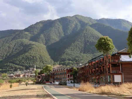 Yan sit lake view luxury B&B (Lugu Lake pig trough boat tour lake big falling water village store)