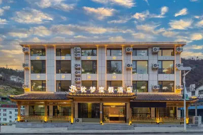 Pillow Dream Resort Hotels near Fragrance River