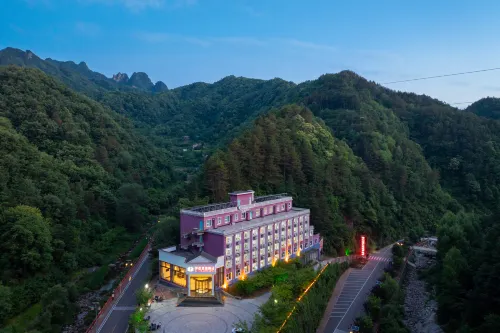 Zhongzhou Yilu Resort
