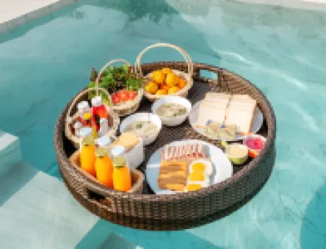 ดิเอเวอร์เรส พูลวิลล่า เขาใหญ่