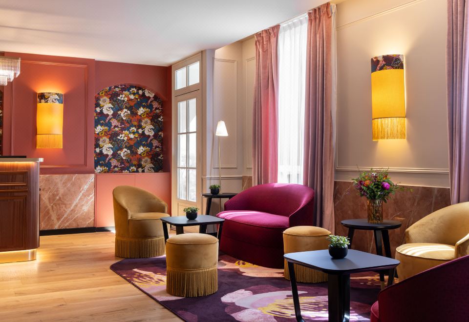 1. Hotel Ma..
