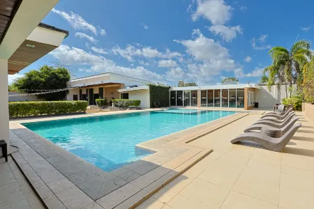 Holiday Suites Puerto Princesa