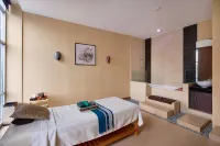 Lumire Hotel & Convention Centre - Gym