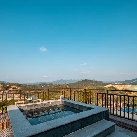 Fogangle Valley Phoenix Hot Spring Slide Pool Villa