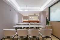 Me Young Me House Hotel (Hechi Yizhou Bus Terminal)