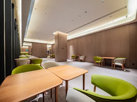 JI Hotel (Chengdu Southwest University of Finance and Economics Subway Station) Отели рядом с достопримечательностью «Сычуаньский Университет педагогического Экспериментального Иностранного Языка (Западный Ка»