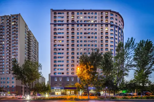 Rezen (Yining Administrative Service Center) - Spor Salonu