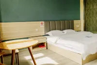 Qinghua Hotel (Lincang People's Hospital New Campus) - Kæledyr tilladt