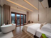 Hua Zhu · Stylist Art Accommodation