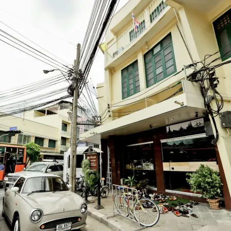 Bangkok Bed and Bike Отели рядом с достопримечательностью «Храм Ват Пхо»