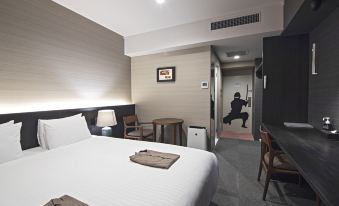 Hotel Ninja Black