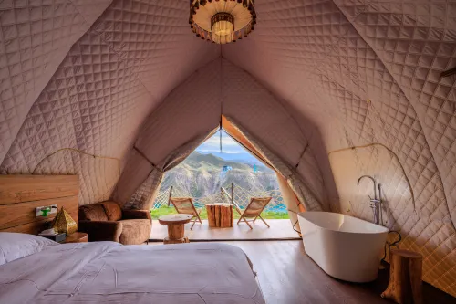 Baili Danxia Wild Luxury Campsite فنادق في ماناسي