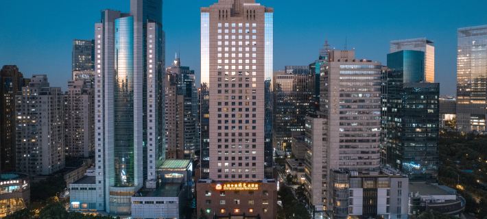 Grand Soluxe Zhongyou Hotel Shanghai Hotele w: Szanghaj