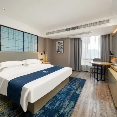 Yipin Hotel (Liuzhou Five Star Pedestrian Street) Hotels near Longtan Park