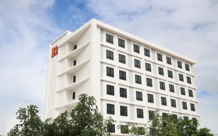 B2 Bueng Kan Boutique & Budget Hotel Отели рядом с достопримечательностью «Wat Samakkhi Upatham»