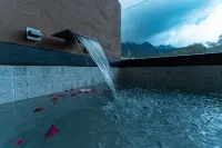 Aromatic Hotel with Snow Mountain View - スパ