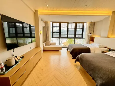 Half Moon Bay Holiday Hotel