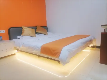 Chongqing Poli Express Hotel (Jiefangbei Qixinggang Subway Station)