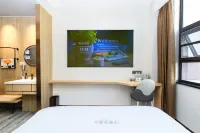 Yiduo Hotel (Linyi Lushang Center Store)