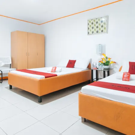 RedDoorz @ Western Highway Lodge Hotel