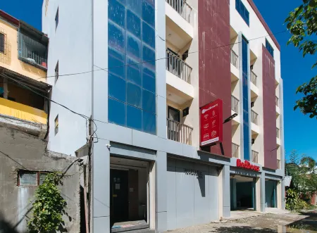 RedDoorz @ Isabelita Hotel Tuguegarao City