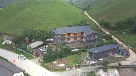 Chengbu Nanshan Grassland Farm Stay Отели в г. Ченбу
