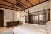 Floral Lux Hotel · Pomegranate Hotel - Balkon