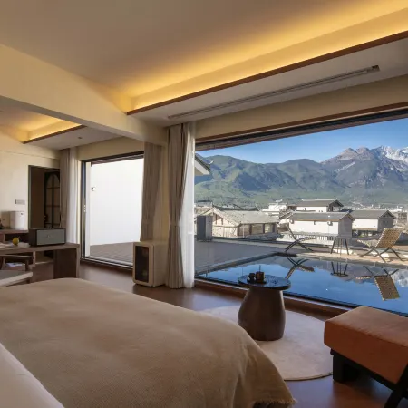 Xue Luo Light Luxury‌ SnowMountainSceneryVilla