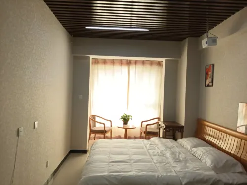 Kaisheng Homestay (Langfang Railway Station Wanda Plaza)