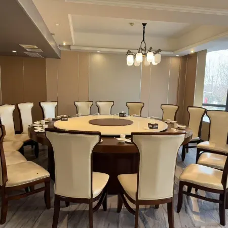 Xihua Jiale Business Hotel (People's Hospital)