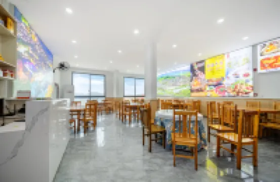 Xijiang Qianhu Miaozhai Longmen Theme Hotel