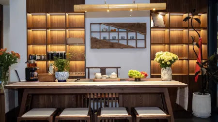 Jiuhuashan Ruyi Homestay (huachengsi branch) Отели рядом с достопримечательностью «Baisui Palace»