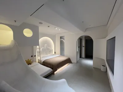 Qishan Yuhai B&B