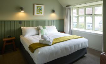 The Elmwood Motel