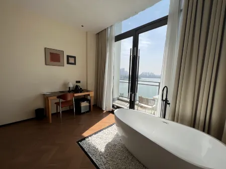 Boyue Resort Hotel Отели рядом с достопримечательностью «Huanggang Science & Technology Institute»