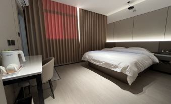 Longkou Zhaoren Business Hotel