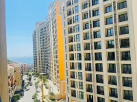 Pearl Vista Luxury Serviced Apartment Sea View & Fireworks View Hotel berhampiran Pantai Sao
