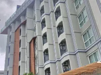 D Day Luxury Pattaya Hotels near Mum Aroi Naklua
