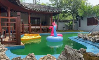 Floral Lux Hotel·Simple and Rustic hotel