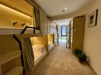 뤼샤오만 뉘성 칭녠뤼서（바이자후지하철역）