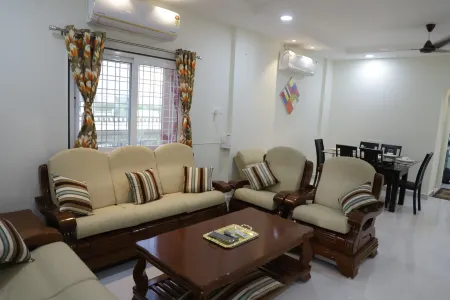 V & U Homestay Sadar Отели рядом с достопримечательностью «Ramtek Fort Temple»