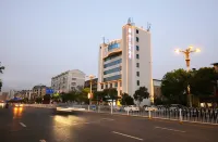 Zhi Xin Zhi Zi Hua opens a hotel