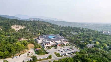 Mengshan Kanggu Hot Spring Hotel