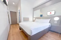 Red Planet Quezon Timog