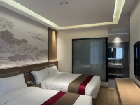 โรงแรมโฮลีแลนด์