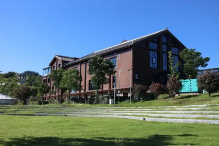 CuiDieShiNanBieYehotel Отели рядом с достопримечательностью «Wenlan Bridge»