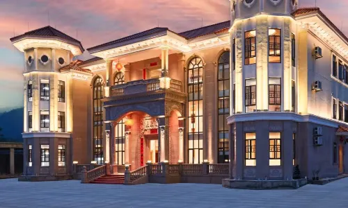 Huayue Village Hot Spring Hotel