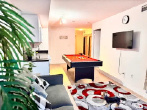 Water Views on The Lake 24/7 Serviced Hotel