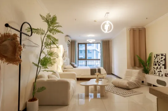 Qibai Homestay (Fude Guangchang)