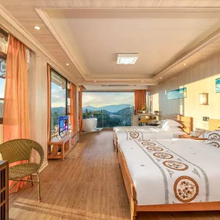 Chenyunxuan·Cloud Pool Panoramic Hotel (Jinfo Ding No.3 Observation Deck Branch)